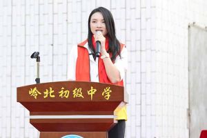 球友会(中国)集团陈文舒一行到湛江爱心助学